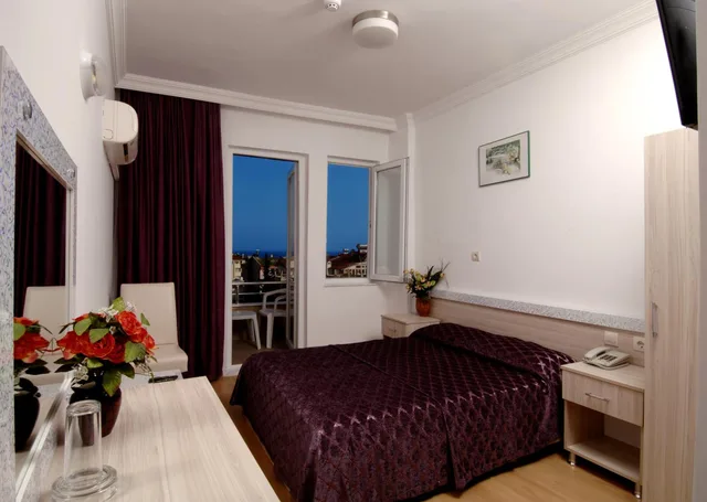 غرفة ثلاثية، Lara Diamond Hotel 3/10