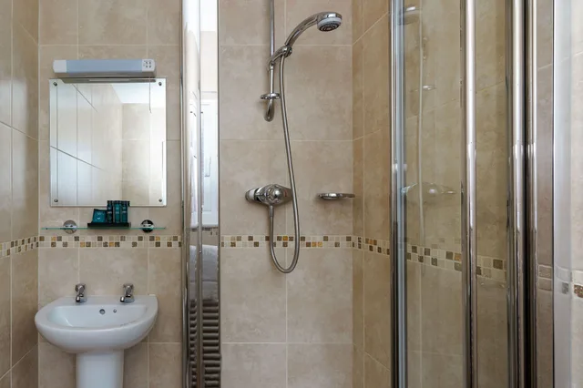 جناح بسرير كينج بحمام خاص، St Andrews Hotel B B 4/5
