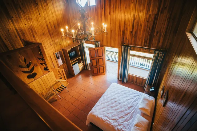 Family Suite, Heliconia 9/10