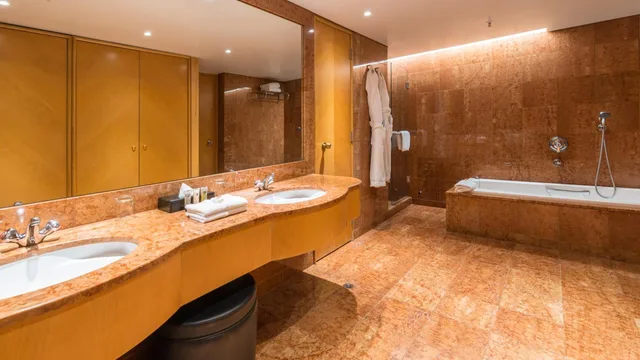 Junior Suite, King Bed, Grand Millennium Auckland 7/7
