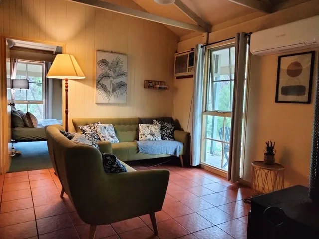 Spa, Cottage, Queen and Twin Beds، Kalimna Woods Cottages 7/10