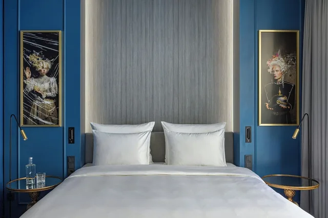 غرفة بسرير كوين بشرفة، Hotel Luc Autograph Collection 4/6