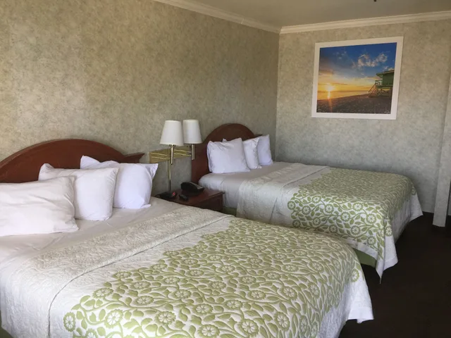 غرفة قياسية بسريرين كوين للمدخنين، Days Inn By Wyndham Los Angeles Lax Redondo Manhattan Beach 2/10