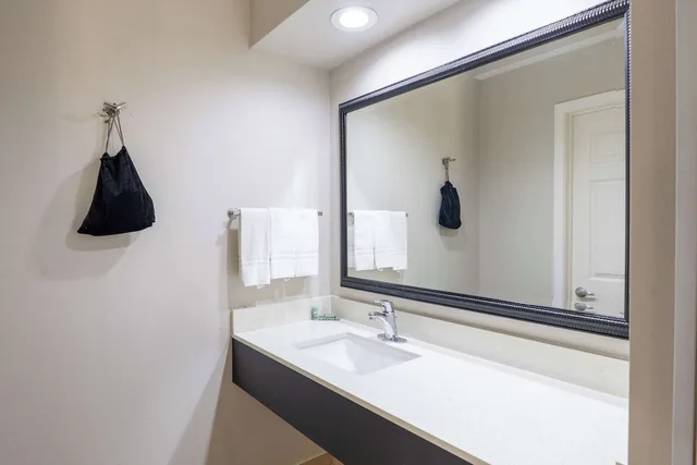 Standard, 2 Queen Beds, Accessible, Best Western Paradise Inn 6/7