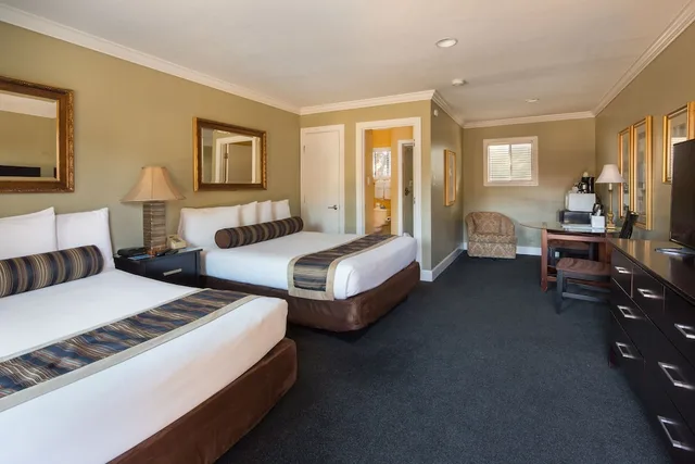 غرفة قياسية بسريرين كوين، Sea Breeze Inn And Cottages 1/8