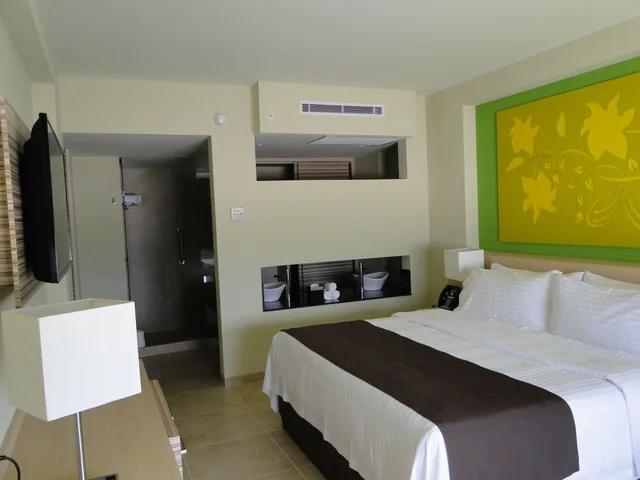 جناح، Holiday Inn Coatzacoalcos 1/1