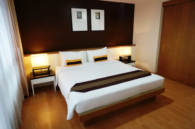 1 Bedroom, King Bed, Silom Convent Garden 3/10