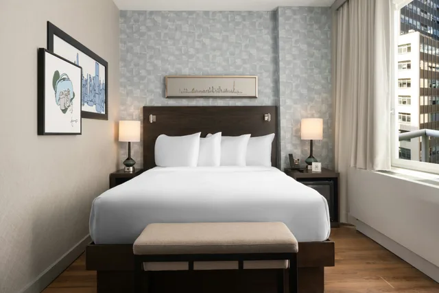 غرفة بسرير كوين بشرفة، The Bernic Hotel New York City Tapestry Collection By Hilton 2/3