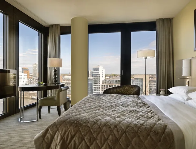Deluxe, King Bed, Hyatt Regency Dusseldorf 1/6