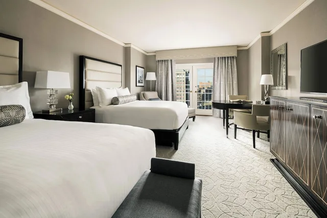 غرفة بريميير بسريرين كوين بشرفة لذوي الإعاقة، The Ritz-Carlton, St. Louis 1/3