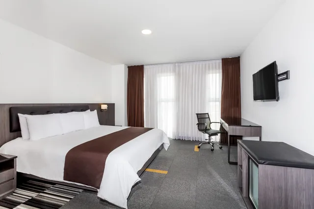 غرفة سوبيريور بسرير مزدوج، Wyndham Costa del Sol Lima Airport 2/3
