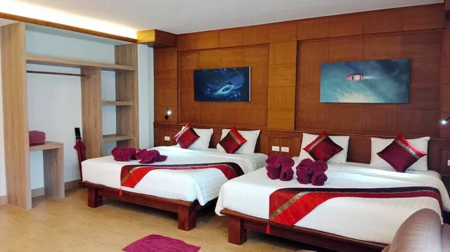 بنغل عائلي بسريرين كوين، D.R. Lanta Bay Resort 3/9