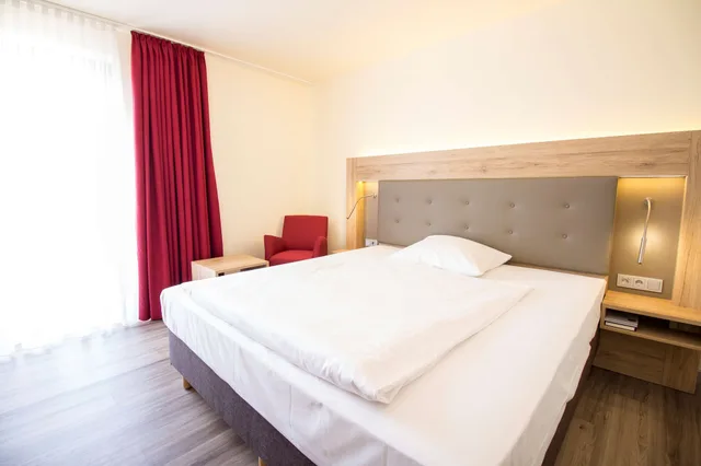 غرفة قياسية بسريرين منفصلين، Arvena Park Nuremberg 7/10