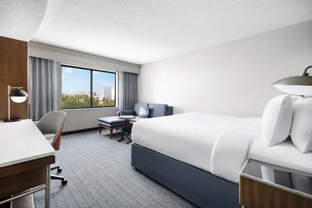 غرفة بسرير كينج مع أريكة لذوي الإعاقة، Courtyard by Marriott Amarillo West/Medical Center 1/4