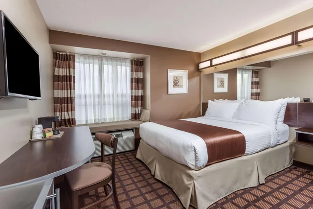 جناح ديلوكس بسرير كوين، Microtel Inn Suites By Wyndham Timmins 2/3