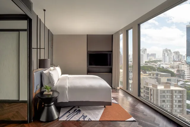 جناح جونيور بسرير كينج مع دخول صالة النادي في طابق مرتفع، InterContinental Bangkok Sukhumvit 5/10