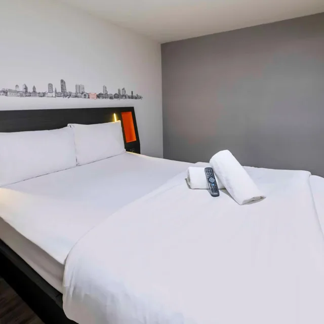 Standard, Double Bed, No Window، easyHotel Leeds City Centre 10/10