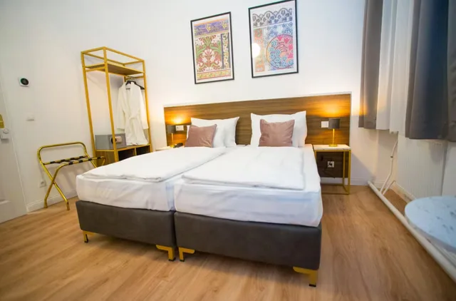 Classic, Double Bed, Pension Central 2/4