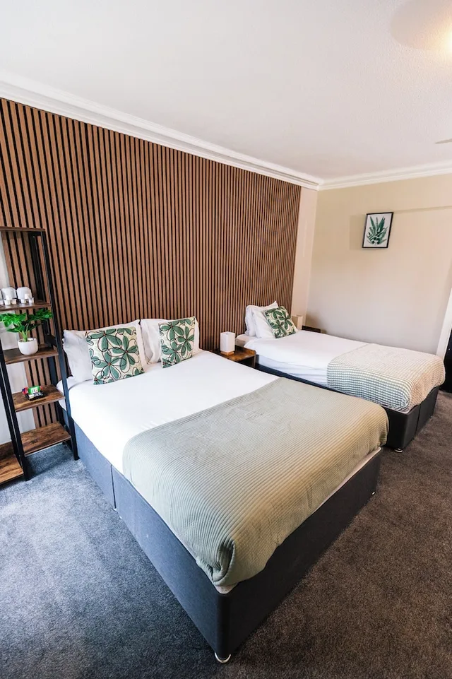غرفة عائلية صغيرة بسرير مزدوج وسرير فردي، The Mitre Hotel 2/10