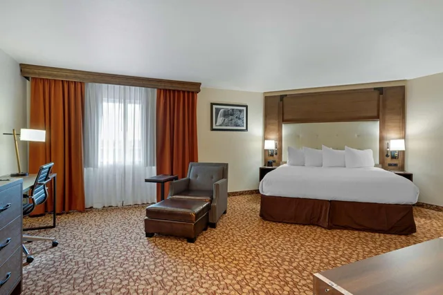 غرفة سوبيريور بسرير كينج، Best Western Plus Mill Creek Inn 1/7