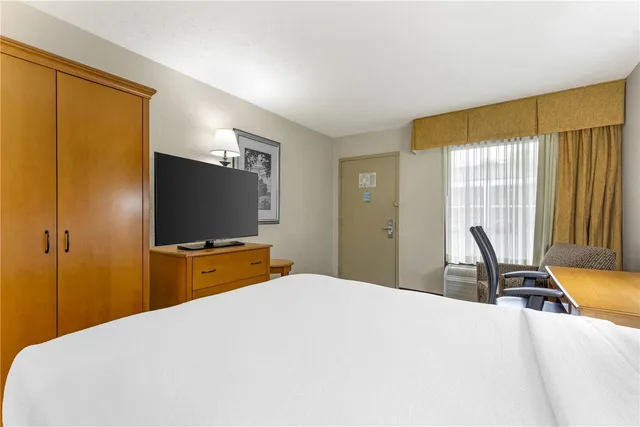 غرفة بسرير مزدوج، Best Western Dulles Airport Inn 2/5