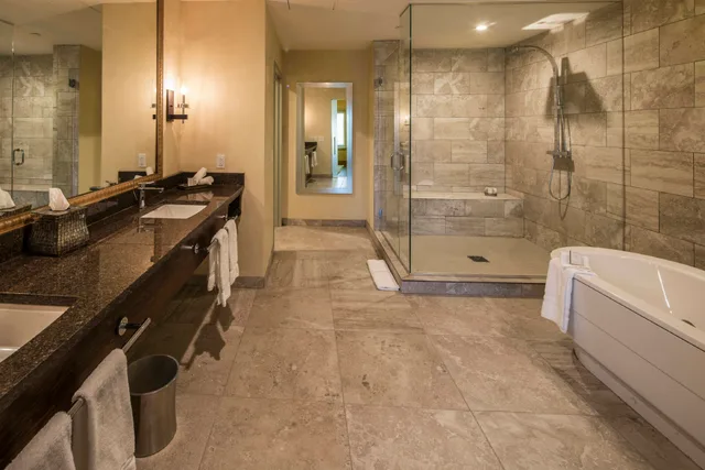 جناح بسرير كينج، Hotel Indigo Pittsburgh East Liberty 2/3