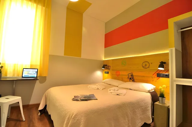 Room, 2 Double Beds, Shared Bathroom, Far Home Atocha 1/1