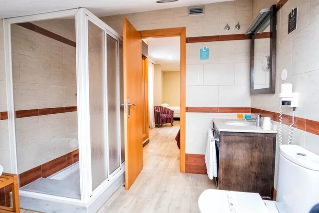 غرفة ثلاثية بثلاثة أسرّة، Hotel Alda Bonaval 4/5