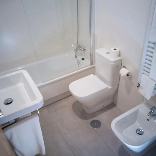 غرفة بسرير مزدوج أو سريرين منفصلين، Hotel Abadi 6/6