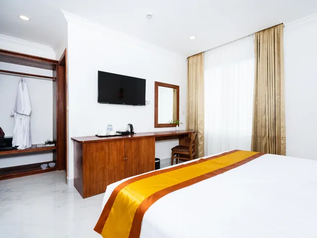 Superior, Double Bed, Pool View, Le Kree Downtown Hotel 8/10