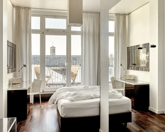 غرفة مفردة بشرفة، The Pure Hotel 5/6