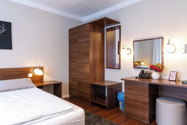 Superior, Triple, Twin Beds, Garden View, Sofa, Plitvice Holiday Resort 4/9