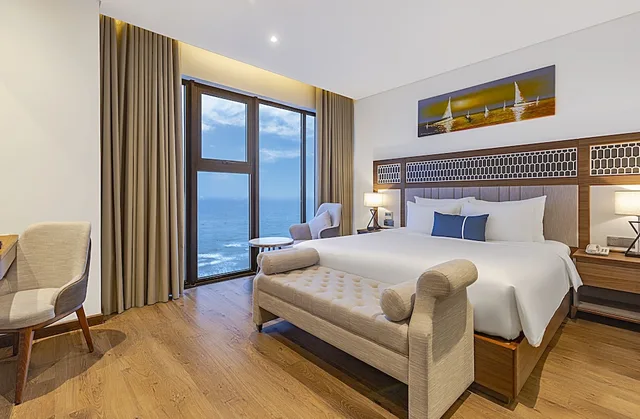 Grand, Ocean, King Bed، Peninsula Hotel Danang 8/10