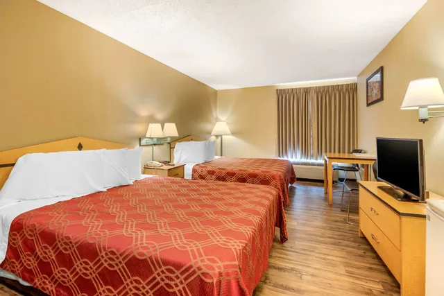 غرفة قياسية بسريرين كوين، Econo Lodge Colorado Springs near Airport 1/2