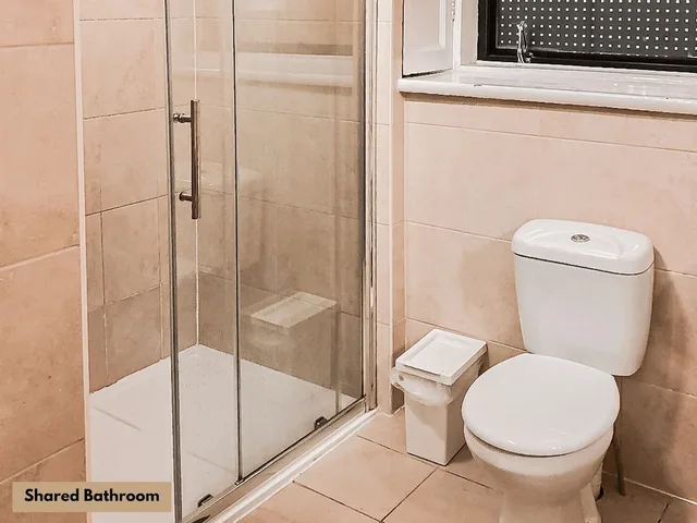 غرفة قياسية بسريرين منفصلين وسرير بطابقين، Gardiner House Hostel 10/10