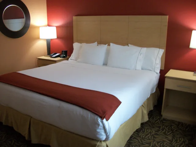 غرفة بسرير كينج، Holiday Inn Express Cortland 2/3