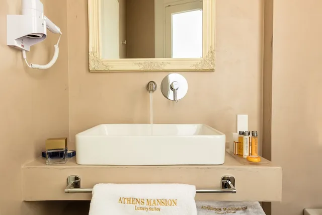 جناح ديلوكس بسرير كينج مع أريكة، Athens Mansion Luxury Suites 10/10
