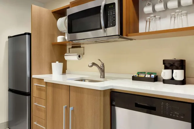جناح استوديو بسريرين كوين لذوي الإعاقة، Home2 Suites by Hilton New Brunswick 5/5