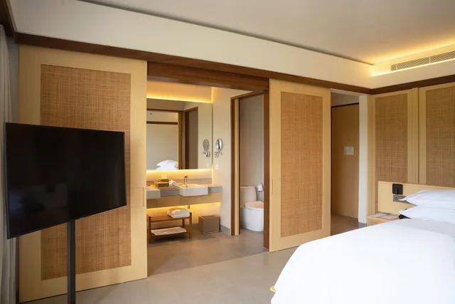 غرفة بسرير كينج بإطلالة على الحديقة بشرفة، Sheraton Belitung Resort 4/11