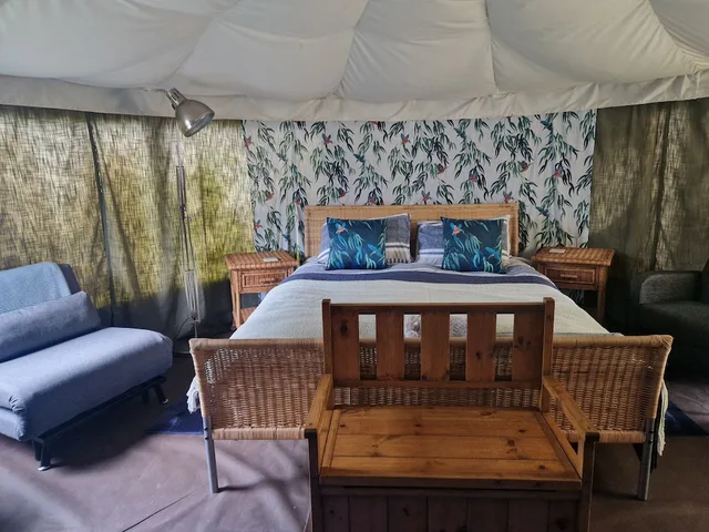 tent, shared bathroom, The Little Hide - Grown Up Glamping 9/10