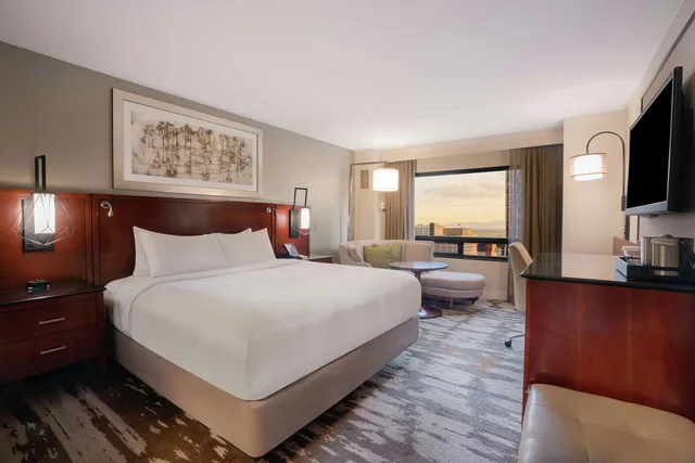 غرفة بسرير كينج بإطلالة على المدينة في طابق مرتفع، Hilton Denver City Center 8/9