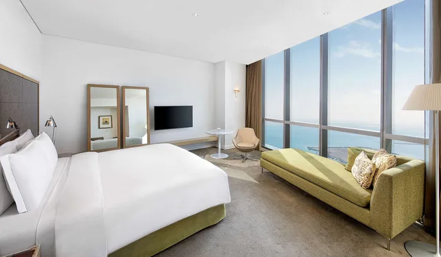 غرفة ديلوكس عائلية بسرير كينج بإطلالة على البحر، Conrad Abu Dhabi Etihad Towers 2/5