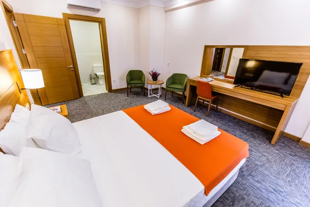 جناح جونيور، Club Marma Hotel 1/2