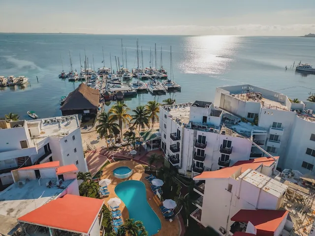 Imperial Las Perlas, Cancun 63/66