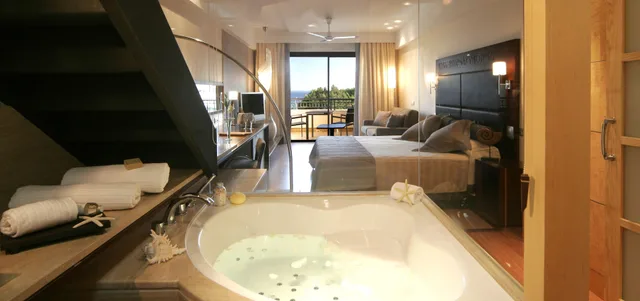 Prestige, Junior Suite, Sun Room, Jetted Tub، Insotel Fenicia Prestige Thalassospa 5/5