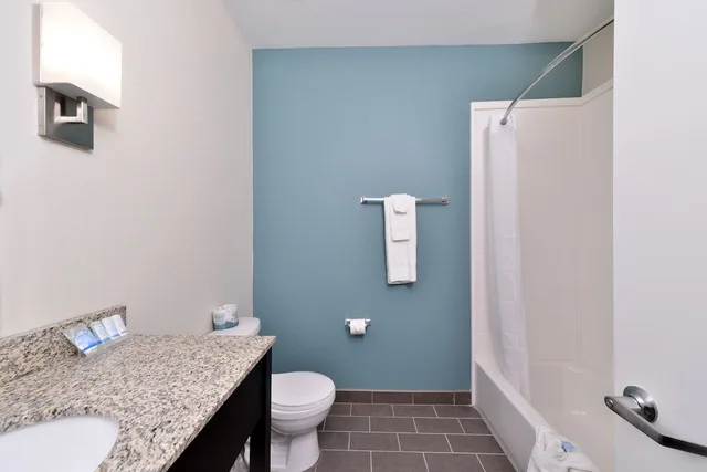 غرفة قياسية بسريرين كوين، Sleep Inn & Suites Meridian - Bonita Lakes 5/6