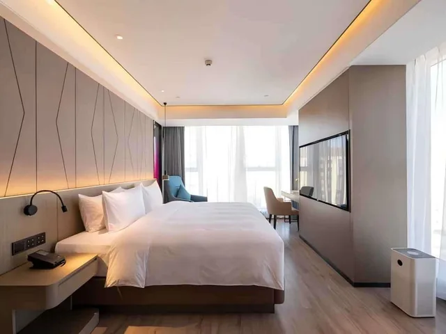 Privilege, King Bed, Mercure Xining Haihu CBD 2/9