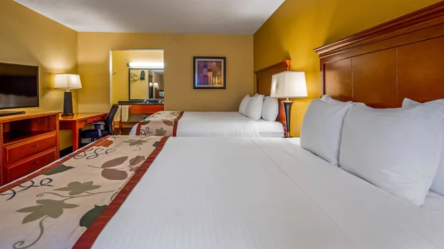 غرفة قياسية بسريرين مزدوجين يُسمح فيها بالحيوانات الأليفة، Best Western Corbin Inn 3/9