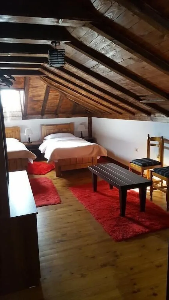 Hotel Bujtina e Bardhe، قورتشة 25/29
