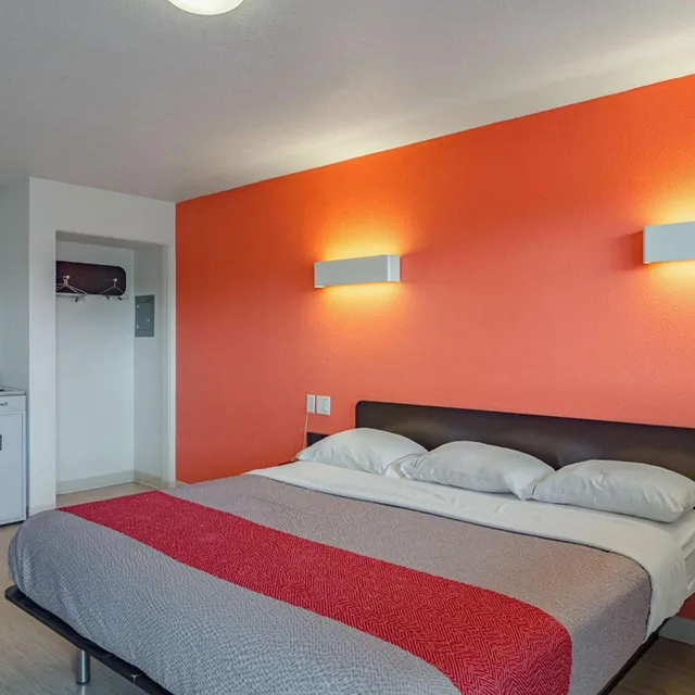 غرفة بسرير كينج لغير المدخنين، Motel6 Riverton, WY 3/10